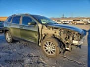 ✅ 2018 Jeep Cherokee Limited • VIN: 1C4PJMDB4JD608905 • Лот: 93103425. Опубликован ранее на Copart с пробегом 106 645 миль. Бесплатный доступ к архиву аукционных продаж из США и подробный отчёт об истории автомобиля на DreamBid. Изображение 4.