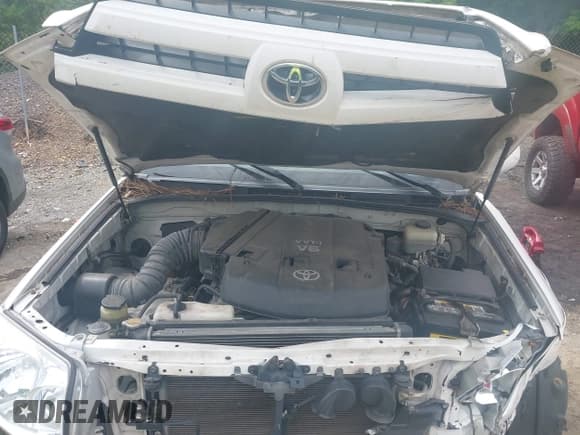 ✅ 2005 Toyota 4Runner Limited • VIN: JTEZU17R158032983 • Lot: 42277720. Listed on IAAI with 233,377 mi. Free auction sales archive from the USA and detailed vehicle history report at DreamBid. Image 10.