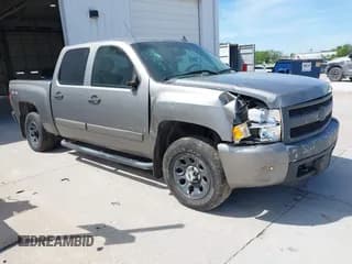 ✅ 2008 Chevrolet Silverado 1500 LS • VIN: 2GCEK13C781119532 • Лот: 42049685. Опубликован ранее на IAAI с пробегом 314 071 миль. Бесплатный доступ к архиву аукционных продаж из США и подробный отчёт об истории автомобиля на DreamBid. Изображение 1.