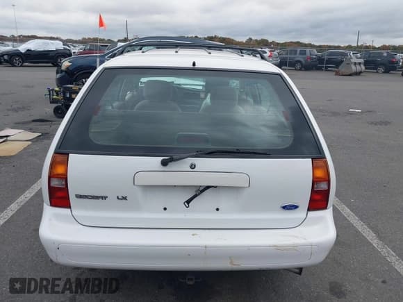 ✅ 1997 Ford Escort LX • VIN: 3FALP15P0VR125419 • Lot: 43556304. Wystawiony na IAAI z przebiegiem 78 961 mil. Bezpłatny archiwum sprzedaży aukcyjnych z USA i szczegółowy raport historii pojazdu na DreamBid. Zdjęcie 16.