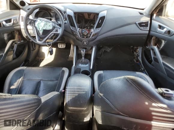 ✅ 2013 Hyundai Veloster Turbo • VIN: KMHTC6AE8DU110466 • Lot: 76236464. Wystawiony na Copart z przebiegiem 108 386 mil. Bezpłatny archiwum sprzedaży aukcyjnych z USA i szczegółowy raport historii pojazdu na DreamBid. Zdjęcie 8.