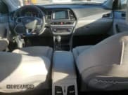 ✅ 2019 Hyundai Sonata • VIN: KMHE14L28KA089221 • Лот: 89392835. Опубликован ранее на Copart с пробегом 66 792 миль. Бесплатный доступ к архиву аукционных продаж из США и подробный отчёт об истории автомобиля на DreamBid. Изображение 8.