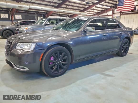 ✅ 2019 Chrysler 300 Limited • VIN: 2C3CCAKG0KH534364 • Lot: 93493175. Listed on Copart with 239,589 mi. Free auction sales archive from the USA and detailed vehicle history report at DreamBid. Image 1.