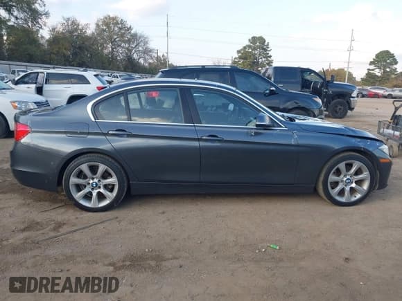 ✅ 2015 BMW 3 Series 320i xDrive • VIN: WBA3C3C53FK203648 • Lot: 43721870. Listed on IAAI with 94,634 mi. Free auction sales archive from the USA and detailed vehicle history report at DreamBid. Image 13.
