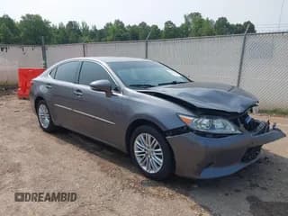 ✅ 2013 Lexus ES 250 • VIN: JTHBK1GG6D2078769 • Lot: 42378454. Listed on IAAI with 236,278 mi. Free auction sales archive from the USA and detailed vehicle history report at DreamBid. Image 1.