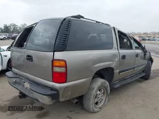 ✅ 2001 Chevrolet Suburban LS • VIN: 3GNEC16T81G147773 • Лот: 42554006. Опубликован ранее на IAAI с пробегом 235 299 миль. Бесплатный доступ к архиву аукционных продаж из США и подробный отчёт об истории автомобиля на DreamBid. Изображение 4.