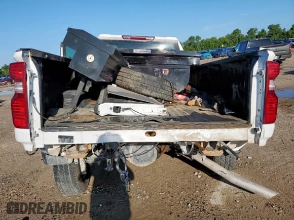 ✅ 2024 Chevrolet Silverado 2500HD Work Truck • VIN: 1GC1YLE75RF375560 • Лот: 62872135. Опубликован ранее на Copart с пробегом Не указан. Бесплатный доступ к архиву аукционных продаж из США и подробный отчёт об истории автомобиля на DreamBid. Изображение 6.