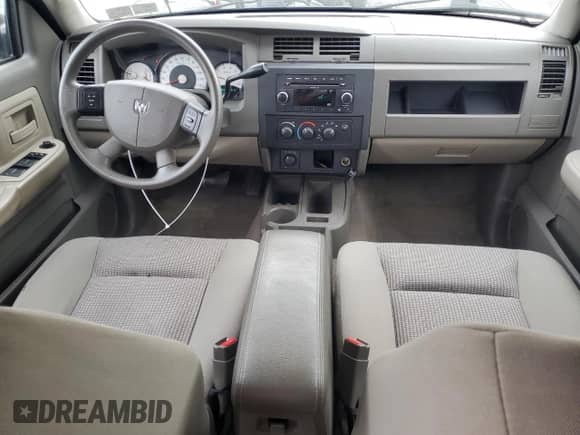 2010 Dodge Dakota Bighorn/Lonestar z VIN 1D7CW3GK3AS176153, wystawiony jako Copart lot #80619634 z przebiegiem 73 875 mil mil oraz Szkoda całkowita • Salvage title. Historia ofert i sprzedaży dostępna na DreamBid. Obrazek 8.