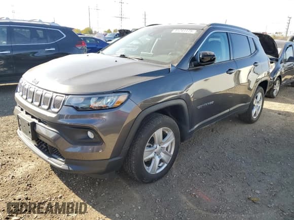 ✅ 2022 Jeep Compass Latitude • VIN: 3C4NJDBB6NT143294 • Lot: 91241175. Wystawiony na Copart z przebiegiem 33 301 mil. Bezpłatny archiwum sprzedaży aukcyjnych z USA i szczegółowy raport historii pojazdu na DreamBid. Zdjęcie 1.