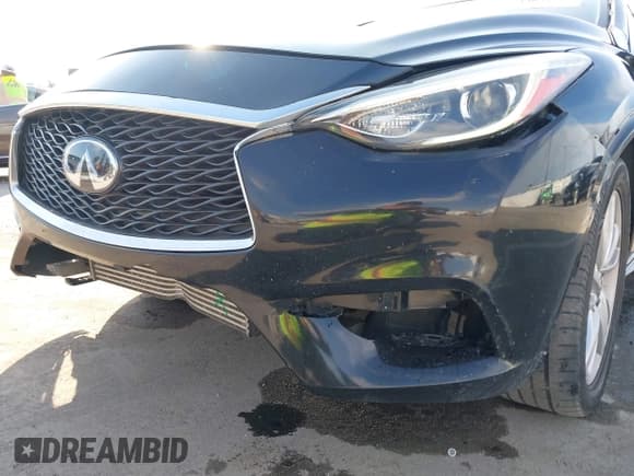 ✅ 2017 Infiniti QX30 Premium • VIN: SJKCH5CP1HA020000 • Lot: 43832648. Listed on IAAI with 98,833 mi. Free auction sales archive from the USA and detailed vehicle history report at DreamBid. Image 6.