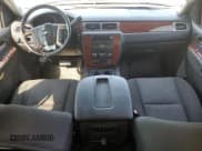 ✅ 2013 Chevrolet Tahoe LS • VIN: 1GNSCAE07DR227645 • Lot: 80072135. Wystawiony na Copart z przebiegiem 230 791 mil. Bezpłatny archiwum sprzedaży aukcyjnych z USA i szczegółowy raport historii pojazdu na DreamBid. Zdjęcie 8.