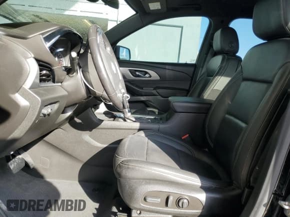 ✅ 2022 Chevrolet Traverse LT • VIN: 1GNERHKW3NJ148616 • Lot: 89626525. Wystawiony na Copart z przebiegiem 47 478 mil. Bezpłatny archiwum sprzedaży aukcyjnych z USA i szczegółowy raport historii pojazdu na DreamBid. Zdjęcie 7.