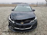 ✅ 2017 Chevrolet Cruze LT • VIN: 1G1BE5SM9H7199682 • Lot: 40421163. Listed on Copart with 84,054 mi. Free auction sales archive from the USA and detailed vehicle history report at DreamBid. Image 5.