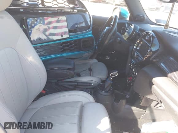 ✅ 2018 MINI Convertible Cooper S • VIN: WMWWG9C57J3C82672 • Lot: 43510390. Listed on IAAI with 75,124 mi. Free auction sales archive from the USA and detailed vehicle history report at DreamBid. Image 5.