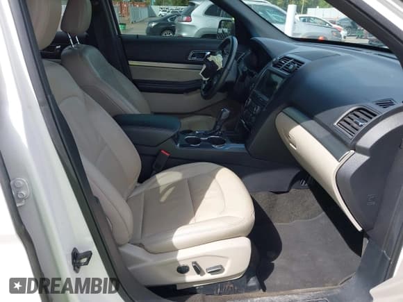 ✅ 2018 Ford Explorer XLT • VIN: 1FM5K7D86JGA11971 • Lot: 43375430. Wystawiony na IAAI z przebiegiem 121 693 mil. Bezpłatny archiwum sprzedaży aukcyjnych z USA i szczegółowy raport historii pojazdu na DreamBid. Zdjęcie 5.