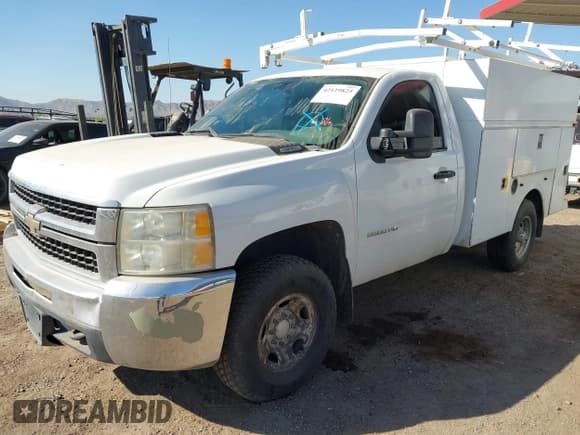 ✅ 2010 Chevrolet Silverado 2500HD • VIN: 1GB3KVBK5AF153253 • Lot: 42129825. Wystawiony na IAAI z przebiegiem 302 599 mil. Bezpłatny archiwum sprzedaży aukcyjnych z USA i szczegółowy raport historii pojazdu na DreamBid. Zdjęcie 2.