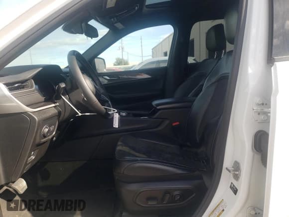 ✅ 2021 Jeep Grand Cherokee Altitude • VIN: 1C4RJJAG3M8136104 • Lot: 82991744. Listed on Copart with 72,040 mi. Free auction sales archive from the USA and detailed vehicle history report at DreamBid. Image 7.