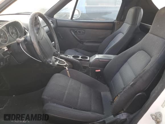 ✅ 1994 Mazda MX-5 Miata • VIN: JM1NA3536R0512821 • Lot: 75309334. Wystawiony na Copart z przebiegiem 39 439 mil. Bezpłatny archiwum sprzedaży aukcyjnych z USA i szczegółowy raport historii pojazdu na DreamBid. Zdjęcie 7.