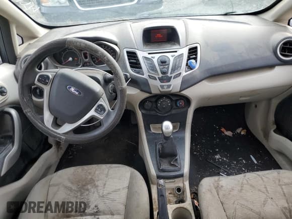 ✅ 2011 Ford Fiesta SE • VIN: 3FADP4EJ3BM178772 • Lot: 42872205. Wystawiony na Copart z przebiegiem 174 240 mil. Bezpłatny archiwum sprzedaży aukcyjnych z USA i szczegółowy raport historii pojazdu na DreamBid. Zdjęcie 8.