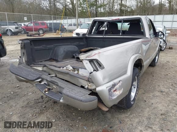 ✅ 2003 Chevrolet S-10 LS • VIN: 1GCCS19X438144296 • Лот: 41717315. Опубликован ранее на IAAI с пробегом 271 041 миль. Бесплатный доступ к архиву аукционных продаж из США и подробный отчёт об истории автомобиля на DreamBid. Изображение 12.