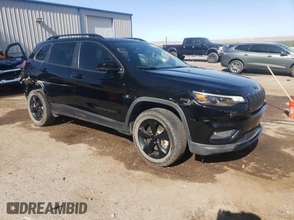 ✅ 2021 Jeep Cherokee Altitude • VIN: 1C4PJMLB9MD240453 • Lot: 60661965. Wystawiony na Copart z przebiegiem 59 959 mil. Bezpłatny archiwum sprzedaży aukcyjnych z USA i szczegółowy raport historii pojazdu na DreamBid. Zdjęcie 4.