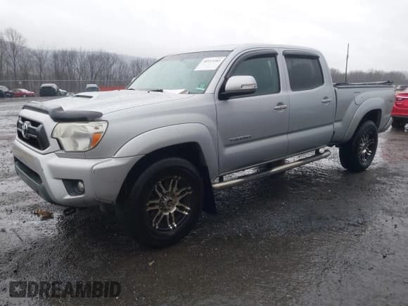 ✅ 2012 Toyota Tacoma • VIN: 3TMMU4FN7CM044613 • Lot: 40557283. Listed on IAAI with 237,563 mi. Free auction sales archive from the USA and detailed vehicle history report at DreamBid. Image 17.