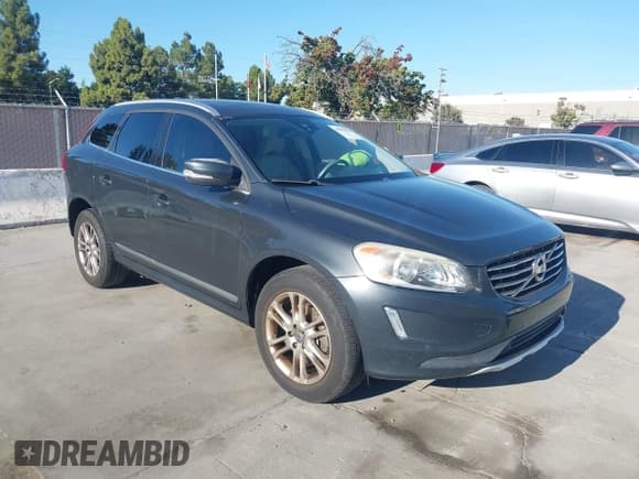 ✅ 2014 Volvo XC60 3.2L • VIN: YV4952DL5E2521300 • Lot: 43582534. Listed on IAAI with 58,190 mi. Free auction sales archive from the USA and detailed vehicle history report at DreamBid. Image 1.