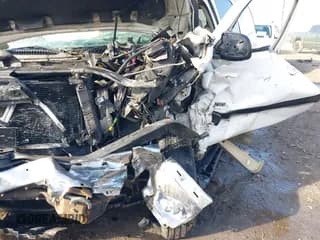 ✅ 2001 Chevrolet Suburban LS • VIN: 3GNEC16T21G112159 • Lot: 41069237. Wystawiony na IAAI z przebiegiem Nie podano. Bezpłatny archiwum sprzedaży aukcyjnych z USA i szczegółowy raport historii pojazdu na DreamBid. Zdjęcie 6.