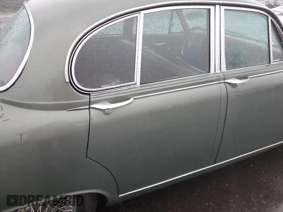 ✅ 1965 Jaguar S-Type • VIN: P1B76828BW • Lot: 85593434. Listed on Copart with 1,886 mi. Free auction sales archive from the USA and detailed vehicle history report at DreamBid. Image 10.