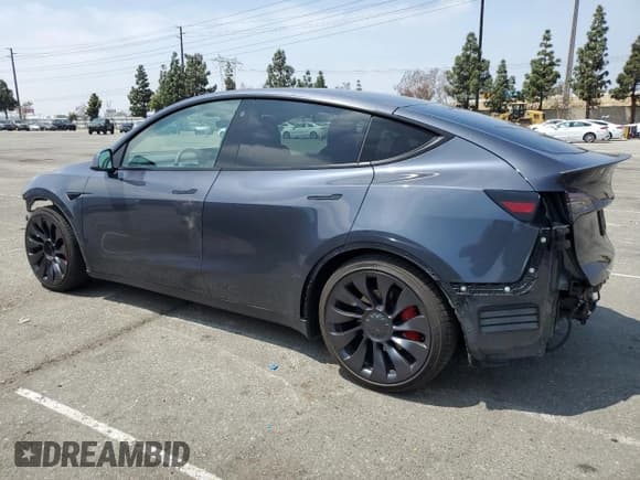 ✅ 2022 Tesla Model Y Performance • VIN: 7SAYGDEF0NF511223 • Lot: 55314095. Wystawiony na Copart z przebiegiem 65 242 mil. Bezpłatny archiwum sprzedaży aukcyjnych z USA i szczegółowy raport historii pojazdu na DreamBid. Zdjęcie 2.