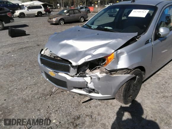 ✅ 2009 Chevrolet Aveo 1LT • VIN: KL1TD66E49B302519 • Lot: 41740763. Wystawiony na IAAI z przebiegiem 82 033 mil. Bezpłatny archiwum sprzedaży aukcyjnych z USA i szczegółowy raport historii pojazdu na DreamBid. Zdjęcie 6.