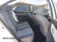 ✅ 2017 Toyota Corolla L • VIN: 5YFBURHE0HP667704 • Lot: 43565227. Wystawiony na IAAI z przebiegiem 135 750 mil. Bezpłatny archiwum sprzedaży aukcyjnych z USA i szczegółowy raport historii pojazdu na DreamBid. Zdjęcie 8.