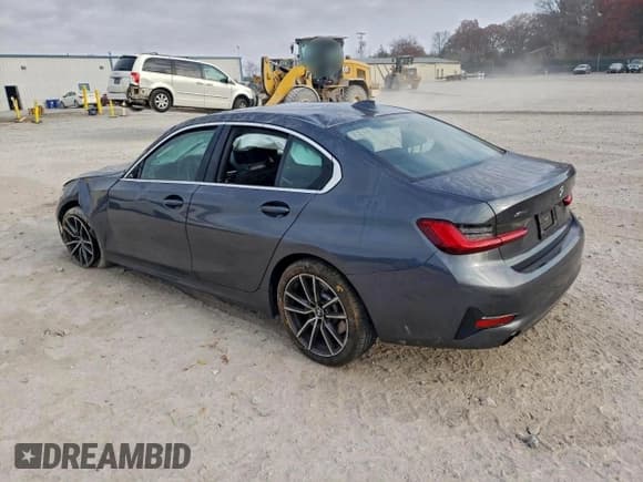 ✅ 2021 BMW 3 Series 330i xDrive • VIN: 3MW5R7J09M8B67663 • Лот: 93544115. Опубликован ранее на Copart с пробегом 26 030 миль. Бесплатный доступ к архиву аукционных продаж из США и подробный отчёт об истории автомобиля на DreamBid. Изображение 2.