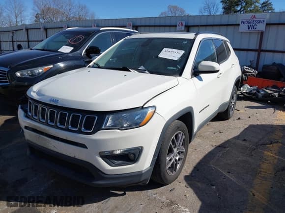 ✅ 2019 Jeep Compass Altitude • VIN: 3C4NJCBB7KT755879 • Lot: 41859510. Wystawiony na IAAI z przebiegiem 115 773 mil. Bezpłatny archiwum sprzedaży aukcyjnych z USA i szczegółowy raport historii pojazdu na DreamBid. Zdjęcie 17.