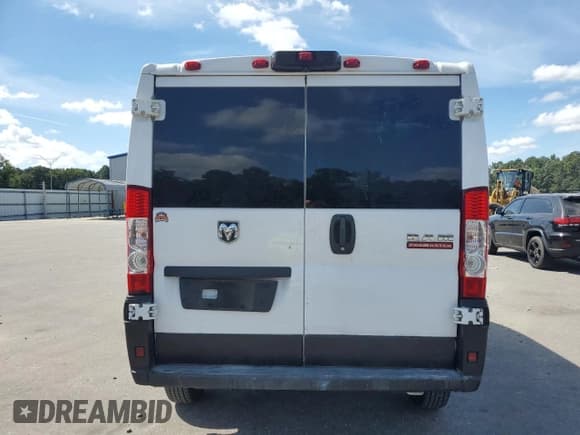 ✅ 2017 Ram ProMaster Cargo • VIN: 3C6TRVAG8HE545059 • Lot: 90236665. Wystawiony na Copart z przebiegiem Nie podano. Bezpłatny archiwum sprzedaży aukcyjnych z USA i szczegółowy raport historii pojazdu na DreamBid. Zdjęcie 6.