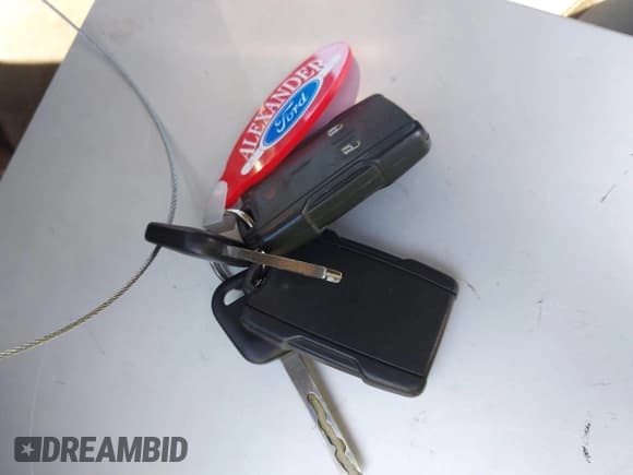 ✅ 2015 Chevrolet Silverado 1500 LT • VIN: 3GCPCREC1FG103218 • Lot: 43696038. Wystawiony na IAAI z przebiegiem 150 923 mil. Bezpłatny archiwum sprzedaży aukcyjnych z USA i szczegółowy raport historii pojazdu na DreamBid. Zdjęcie 11.