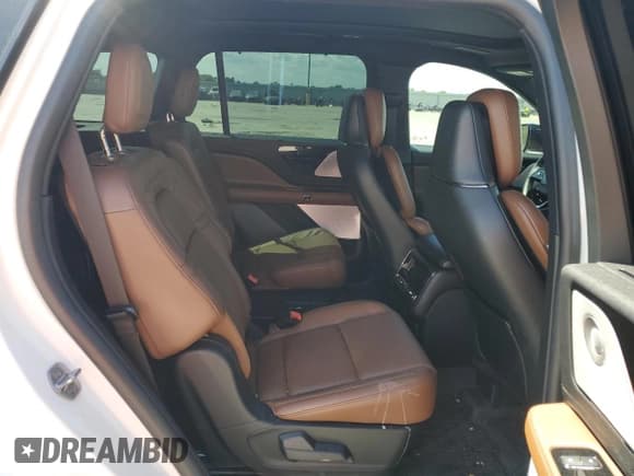 ✅ 2023 Lincoln Aviator Grand Touring • VIN: 5LMYJ8XY3PNL02107 • Лот: 71596494. Опубликован ранее на Copart с пробегом 16 698 миль. Бесплатный доступ к архиву аукционных продаж из США и подробный отчёт об истории автомобиля на DreamBid. Изображение 11.