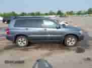 2003 Toyota Highlander с VIN JTEGD21A730072352, выставлен на аукционе IAAI как лот 42400246 с пробегом 285 742 миль миль и . История ставок и продаж доступна на DreamBid. Изображение 13.