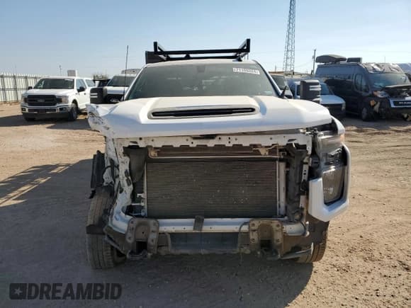 ✅ 2020 Chevrolet Silverado 2500HD • VIN: 1GB5WLE74LF286534 • Lot: 71199324. Wystawiony na Copart z przebiegiem 87 804 mil. Bezpłatny archiwum sprzedaży aukcyjnych z USA i szczegółowy raport historii pojazdu na DreamBid. Zdjęcie 5.