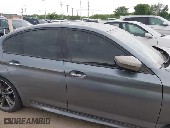 ✅ 2018 BMW 5 Series M550i xDrive • VIN: WBAJB9C55JB035694 • Lot: 42122730. Listed on IAAI with 61,561 mi. Free auction sales archive from the USA and detailed vehicle history report at DreamBid. Image 14.