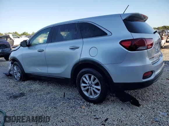 ✅ 2019 Kia Sorento L • VIN: 5XYPG4A37KG577602 • Лот: 70337585. Опубликован ранее на Copart с пробегом 110 224 миль. Бесплатный доступ к архиву аукционных продаж из США и подробный отчёт об истории автомобиля на DreamBid. Изображение 2.