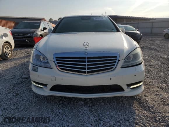 ✅ 2010 Mercedes-Benz S 550 • VIN: WDDNG7BB6AA304864 • Lot: 71202225. Wystawiony na Copart z przebiegiem 156 855 mil. Bezpłatny archiwum sprzedaży aukcyjnych z USA i szczegółowy raport historii pojazdu na DreamBid. Zdjęcie 5.