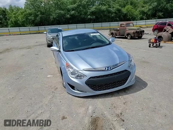 ✅ 2013 Hyundai Sonata • VIN: KMHEC4A41DA086985 • Lot: 70013395. Listed on Copart with 121,322 mi. Free auction sales archive from the USA and detailed vehicle history report at DreamBid. Image 13.