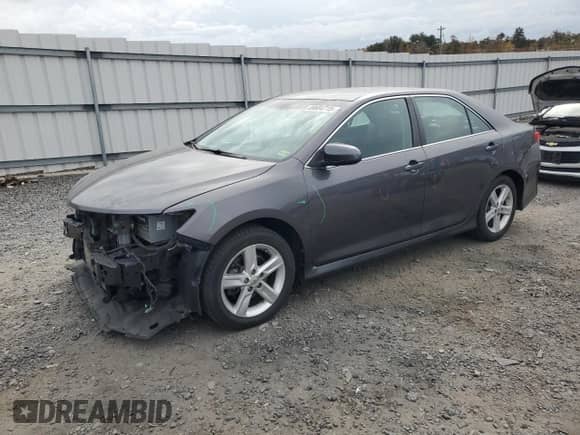 2014 Toyota Camry L with VIN 4T1BF1FK9EU425234, listed as a Copart auction lot 89884715 with 172,320 mi miles and Salvage title. Bid and sale history available at DreamBid. Image 1.