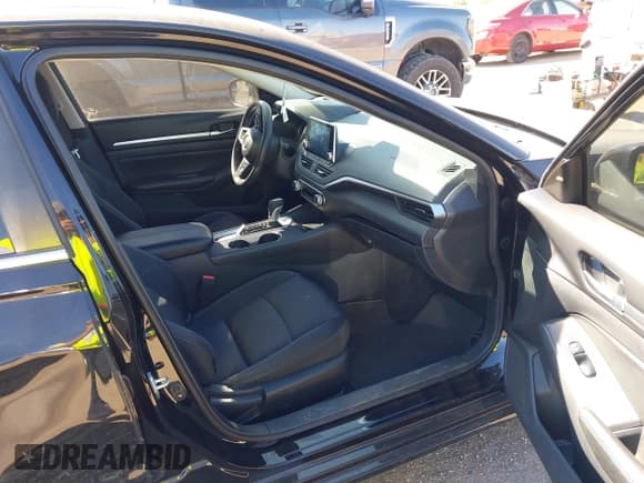 ✅ 2022 Nissan Altima SV • VIN: 1N4BL4DV4NN410930 • Lot: 43545566. Wystawiony na IAAI z przebiegiem 46 765 mil. Bezpłatny archiwum sprzedaży aukcyjnych z USA i szczegółowy raport historii pojazdu na DreamBid. Zdjęcie 5.