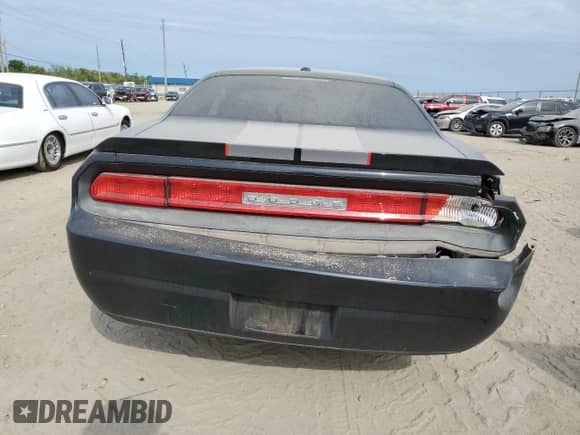 ✅ 2010 Dodge Challenger SE • VIN: 2B3CJ4DV1AH190039 • Lot: 76361104. Wystawiony na Copart z przebiegiem 96 584 mil. Bezpłatny archiwum sprzedaży aukcyjnych z USA i szczegółowy raport historii pojazdu na DreamBid. Zdjęcie 6.