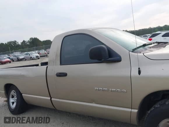 2005 Dodge 1500 SLT z VIN 1D7HA16D15J544255, wystawiony jako IAAI lot #42102314 z przebiegiem 221 854 mil mil oraz . Historia ofert i sprzedaży dostępna na DreamBid. Obrazek 13.