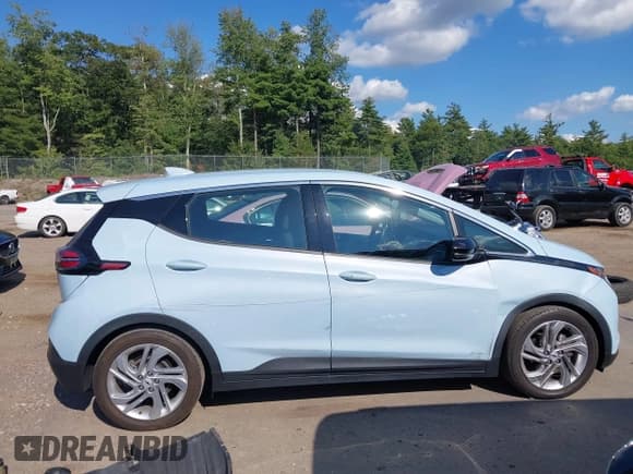 ✅ 2022 Chevrolet Bolt EV 1LT • VIN: 1G1FW6S01N4123923 • Lot: 43150699. Listed on IAAI with 18,951 mi. Free auction sales archive from the USA and detailed vehicle history report at DreamBid. Image 13.