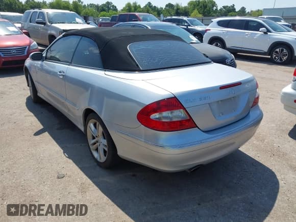 ✅ 2006 Mercedes-Benz CLK 350 • VIN: WDBTK56H56F179545 • Лот: 43019941. Опубликован ранее на IAAI с пробегом 187 070 миль. Бесплатный доступ к архиву аукционных продаж из США и подробный отчёт об истории автомобиля на DreamBid. Изображение 3.