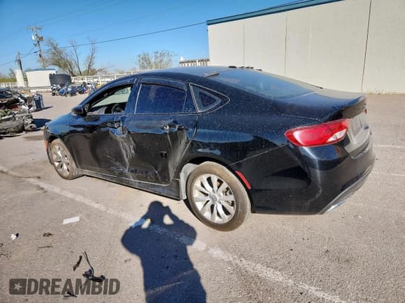 ✅ 2016 Chrysler 200 S • VIN: 1C3CCCBBXGN174700 • Lot: 82754515. Wystawiony na Copart z przebiegiem 161 533 mil. Bezpłatny archiwum sprzedaży aukcyjnych z USA i szczegółowy raport historii pojazdu na DreamBid. Zdjęcie 2.